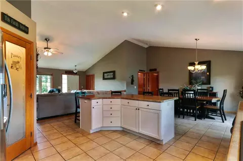 3673 Tamara Dr, Eau Claire, WI 54701 photo 8