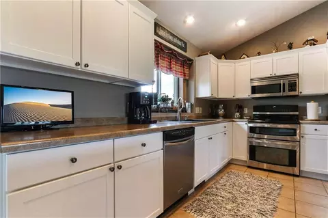 3673 Tamara Dr, Eau Claire, WI 54701 photo 10