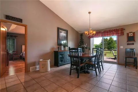 3673 Tamara Dr, Eau Claire, WI 54701 photo 6