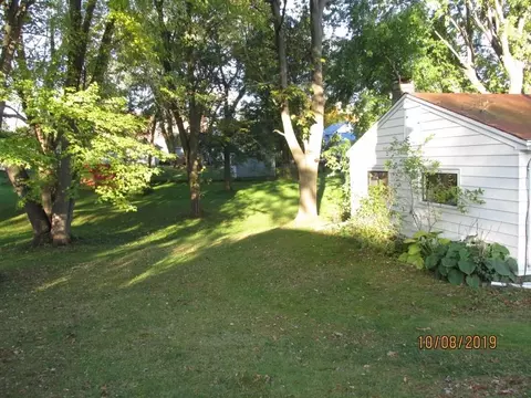 927 E St John St, Boyd, WI 54726 photo 9