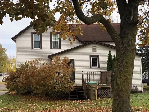 522 E Spring St, Chippewa Falls, WI 54729 photo 3