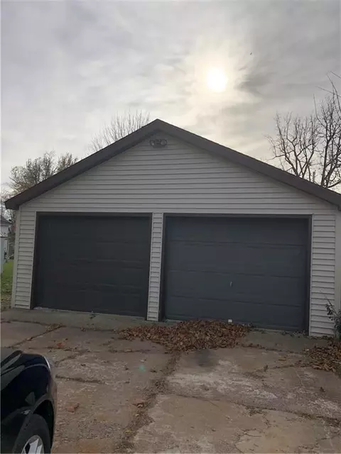 522 E Spring St, Chippewa Falls, WI 54729 photo 5