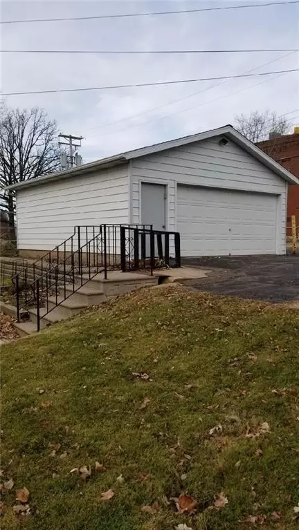 115 E 2nd Ave, Stanley, WI 54768 photo 2