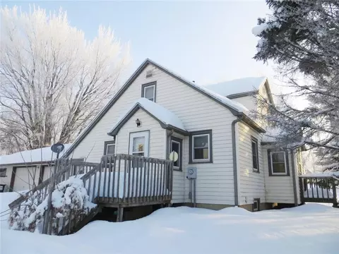 405 E Stanley St, Thorp, WI 54771 photo 4