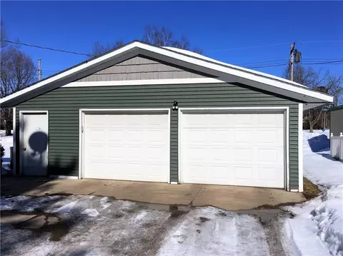 705 E Park Ave, Luck, WI 54853 photo 3