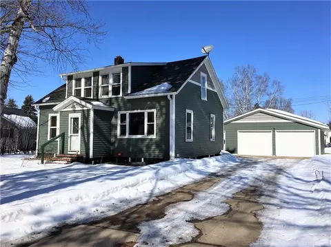 705 E Park Ave, Luck, WI 54853 photo 2