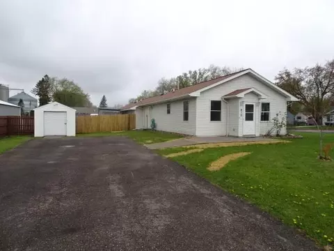 910 6th Ave, Baldwin, WI 54002 photo 1