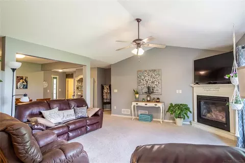 1825 Windmill Dr, Baldwin, WI 54002 photo 3