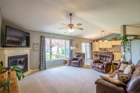 1825 Windmill Dr, Baldwin, WI 54002 photo 4
