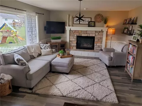 429 Durango Dr, Roberts, WI 54023 photo 4