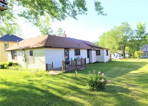 109 7th Ave, Shell Lake, WI 54871 photo 2