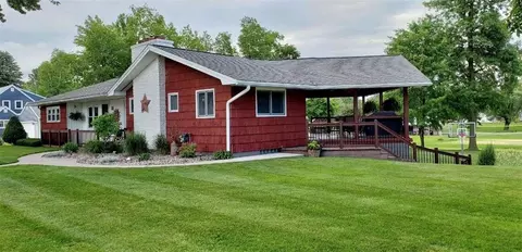 211 E Lawrence St, Thorp, WI 54771 photo 2