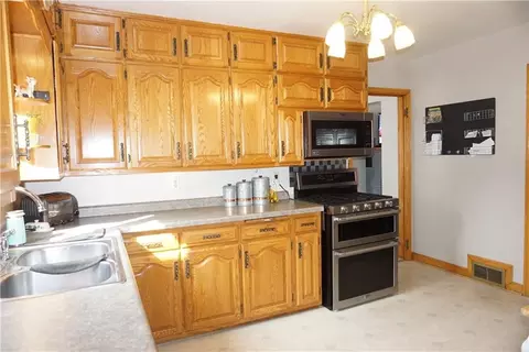 206 E 6th Ave, Stanley, WI 54768 photo 3