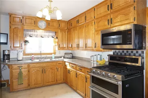 206 E 6th Ave, Stanley, WI 54768 photo 4