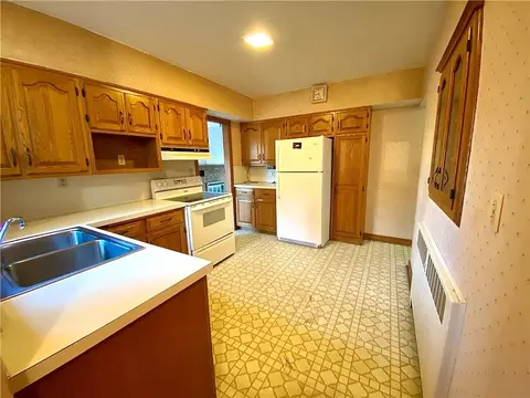 106 Elm St, Thorp, WI 54771 photo 3