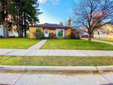106 Elm St, Thorp, WI 54771 photo 1