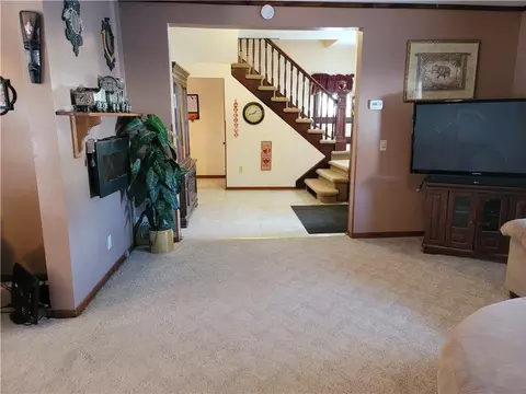 208 E 4th Ave, Stanley, WI 54768 photo 3