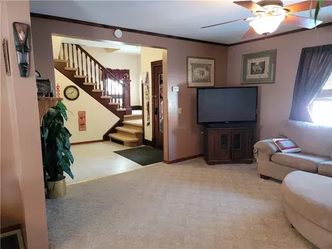 208 E 4th Ave, Stanley, WI 54768 photo 5