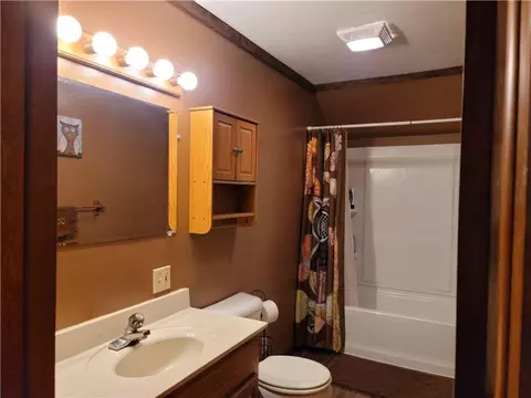 208 E 4th Ave, Stanley, WI 54768 photo 16