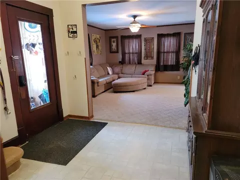 208 E 4th Ave, Stanley, WI 54768 photo 2