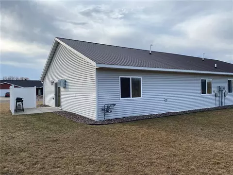126 Vine St, Bloomer, WI 54724 photo 3