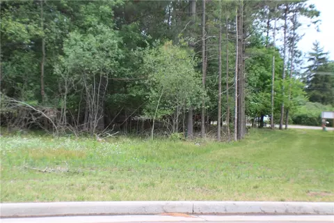3338 Forest Gln, Eau Claire, WI 54701