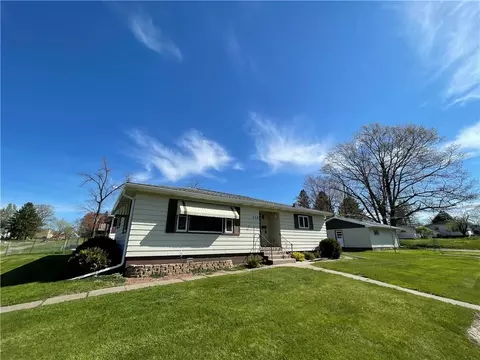 500 Bates St, Cornell, WI 54732 photo 2