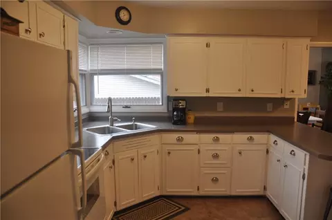 806 Oak St, Bloomer, WI 54724 photo 8