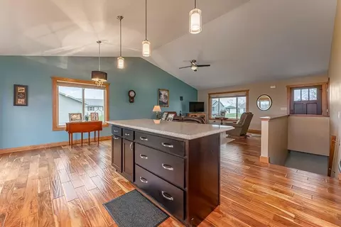 503 E 9th Ave, Stanley, WI 54768 photo 6