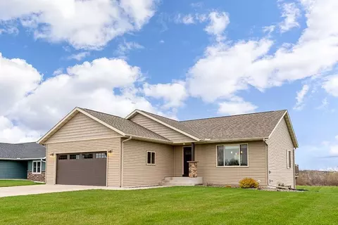 503 E 9th Ave, Stanley, WI 54768 photo 2
