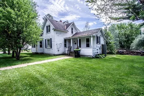 304 E Oak St, Stanley, WI 54768 photo 1