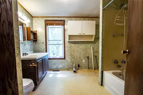 304 E Oak St, Stanley, WI 54768 photo 10