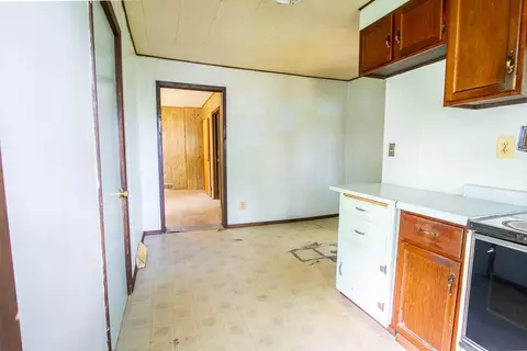 304 E Oak St, Stanley, WI 54768 photo 8