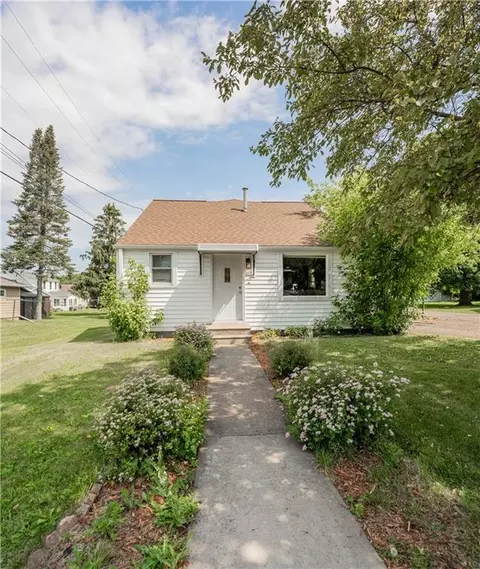 205 Elm St, Thorp, WI 54771 photo 2