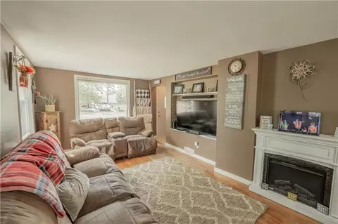 205 Elm St, Thorp, WI 54771 photo 7