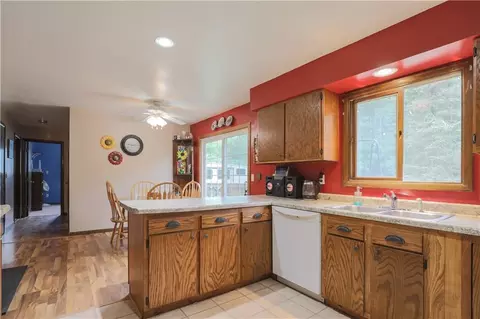 464 E Oak St, Cadott, WI 54727 photo 9