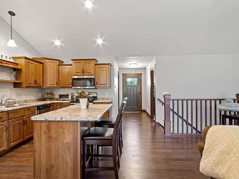 908 Daisy Ln, Eau Claire, WI 54703 photo 8
