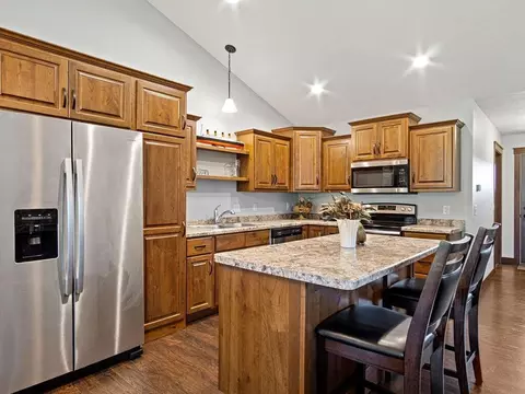 908 Daisy Ln, Eau Claire, WI 54703 photo 7
