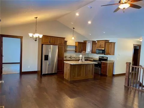 908 Daisy Ln, Eau Claire, WI 54703 photo 10