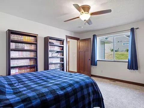 908 Daisy Ln, Eau Claire, WI 54703 photo 23