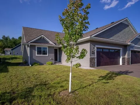 908 Daisy Ln, Eau Claire, WI 54703 photo 2