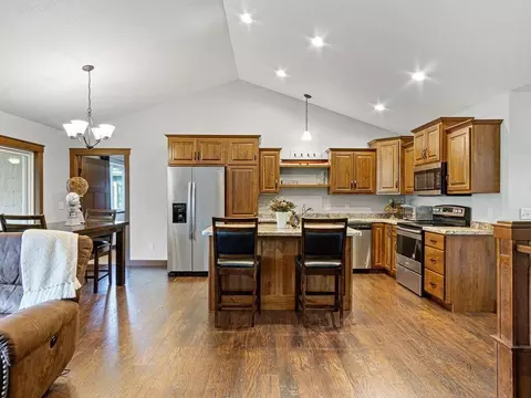 908 Daisy Ln, Eau Claire, WI 54703 photo 5