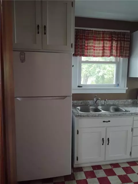 137 E 5th Ave, Stanley, WI 54768 photo 10