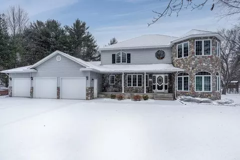 1320 Bittersweet Rd, Eau Claire, WI 54701 photo 1