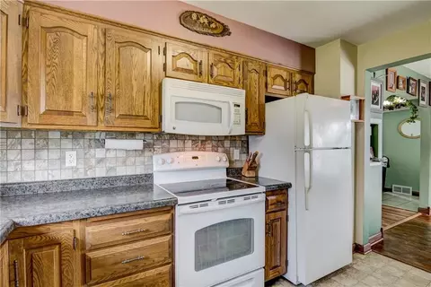 106 E Rusch St, Thorp, WI 54771 photo 8