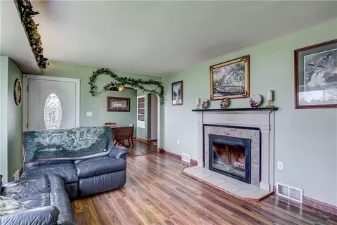 106 E Rusch St, Thorp, WI 54771 photo 5