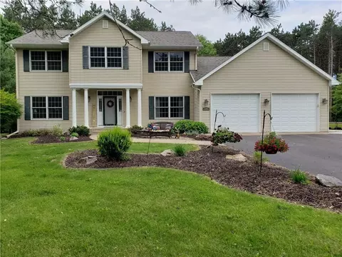3265 Davis Dr, Eau Claire, WI 54701 photo 1