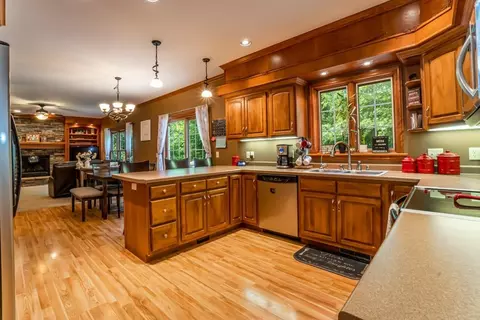 3265 Davis Dr, Eau Claire, WI 54701 photo 3