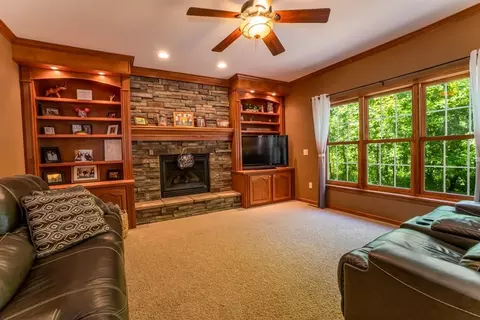 3265 Davis Dr, Eau Claire, WI 54701 photo 7