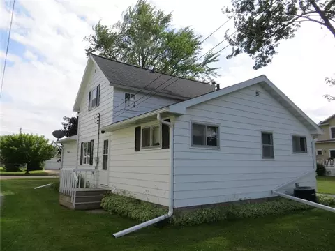 415 E Main St, Thorp, WI 54771 photo 4